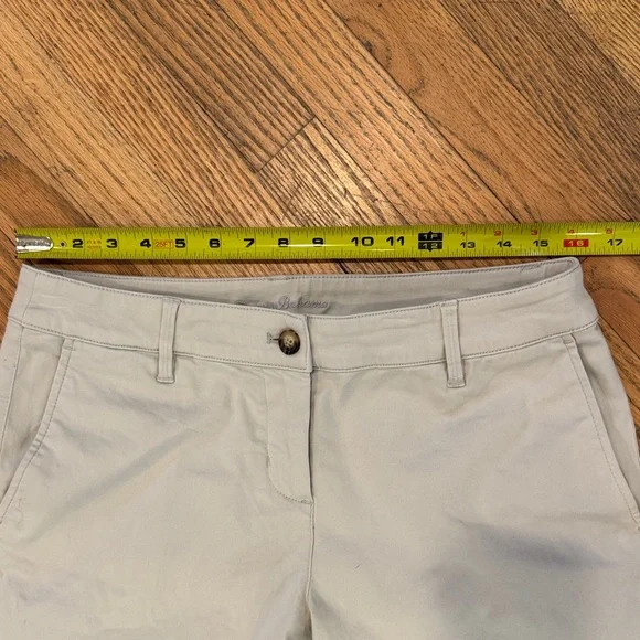 Tommy Bahama Light Beige Capris 10 - Picture 3 of 7